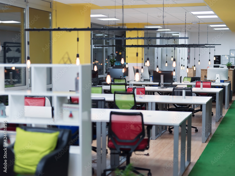 Fototapeta premium empty modern startup office interior