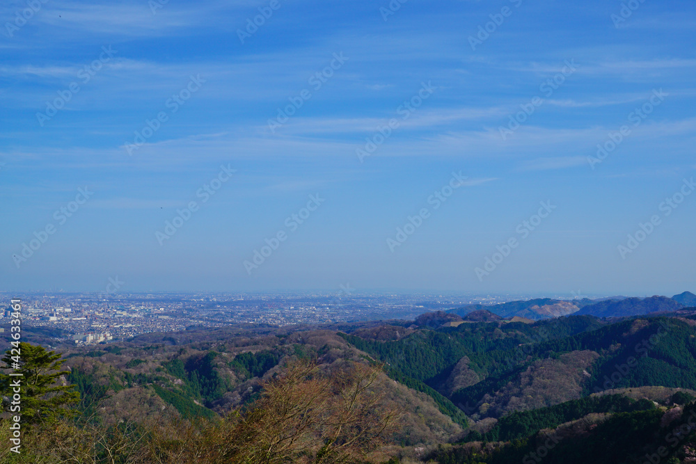 高尾山 かすみ台展望台からの景色 春