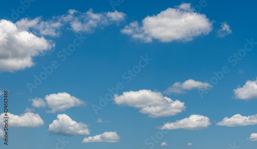 Fototapeta Naklejka Na Ścianę i Meble -  Cumulus clouds in a blue sky