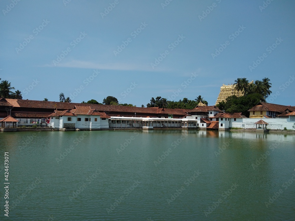 Obraz premium Sree Padmanabha swamy temple pond, Thiruvananthapuram Kerala