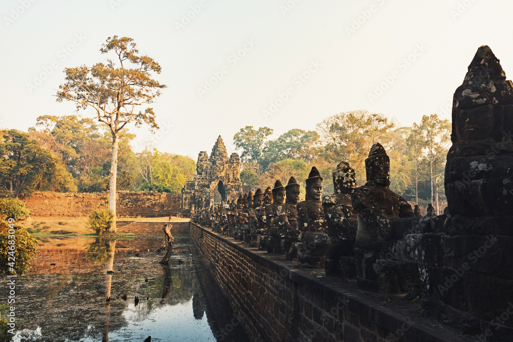 Fototapeta premium Bayon temple in siem reap
