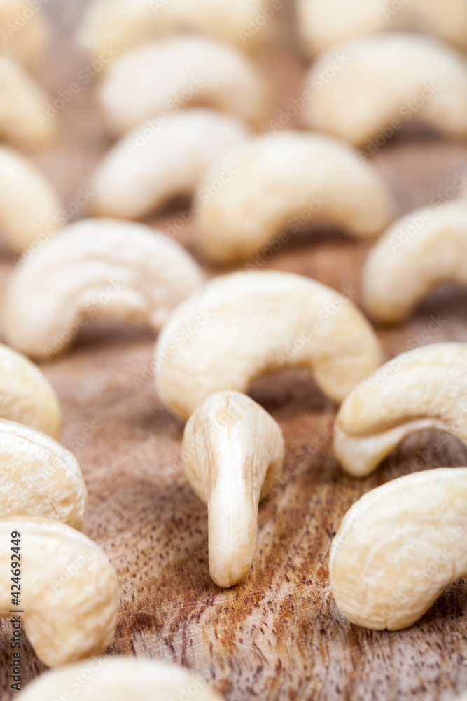 beautiful bent cashew nuts, fresh raw cashew beautiful bent cashew nuts, fresh raw cashew