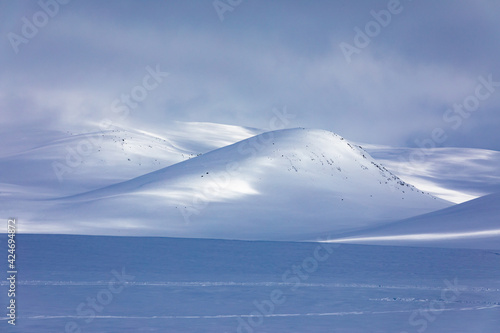 winter mountain landscape © Hilde Jordbruen