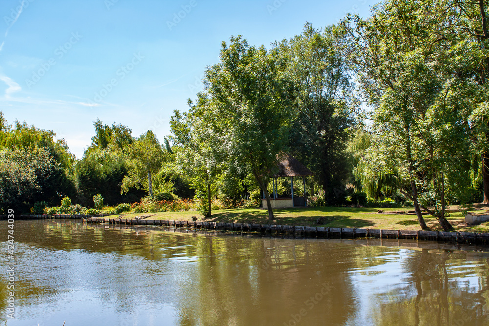 Amiens. Sur les rives de la rivière Somme. Picardie. Somme Amiens. Sur les rives de la rivière Somme. Picardie. Somme