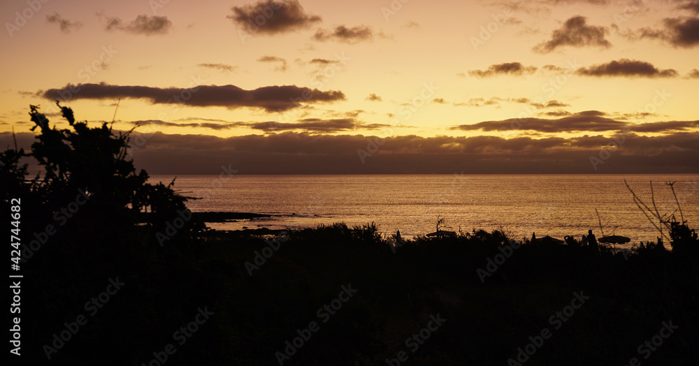 Fototapeta premium Sonnenaufgang am Strand von Costa Calma auf Fuerteventura