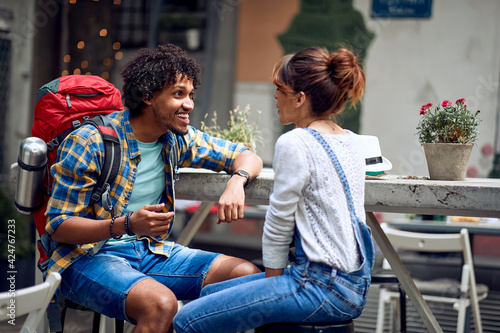 Ταπετσαρία Friends having a pleasant talk at the bar's backyard