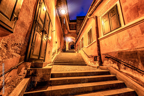 Fototapeta Naklejka Na Ścianę i Meble -  Narrow street with stairs 