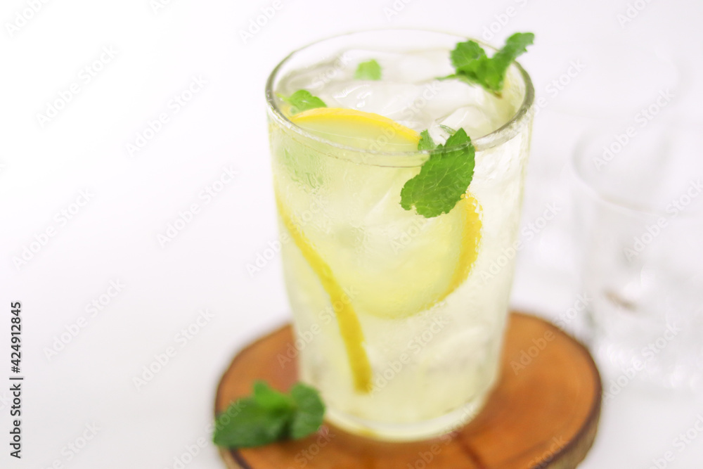 cocktail with lime and mint cocktail with lime and mint