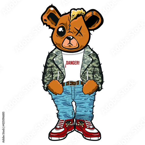 oso pirata con chaqueta camuflada