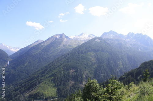 Vistas del valle y de las cataratas de Krimml. Austria.