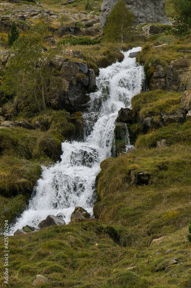 Fototapeta premium Circo de Soaso in the Ordesa y Monte Perdido National Park, in the Aragonese Pyrenees, located in Huesca, Spain.