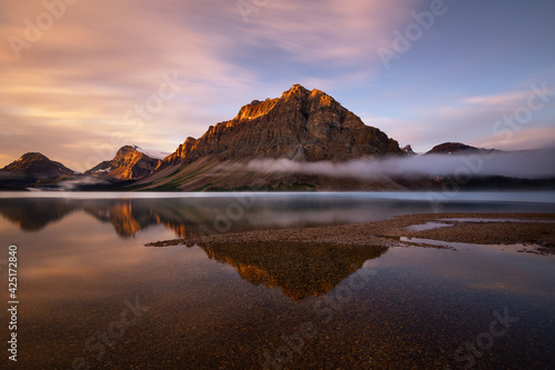 Fototapeta Naklejka Na Ścianę i Meble -  A foggy morning at Bow lake, Canadian Rockies, Alberta, Canada