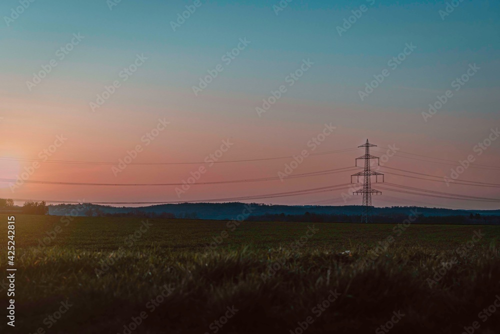 Sonnenuntergang auf dem Feld mit bunten Farben in Freigericht - Hessen