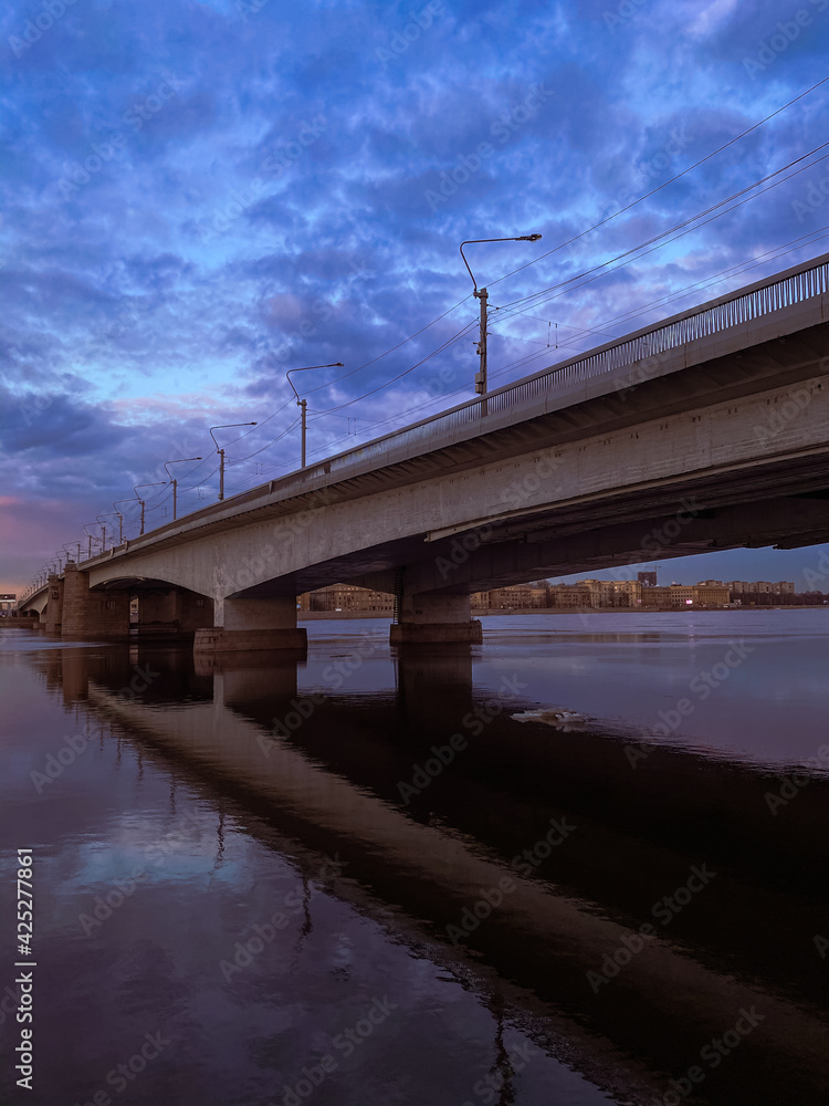 Obraz premium bridge over the river