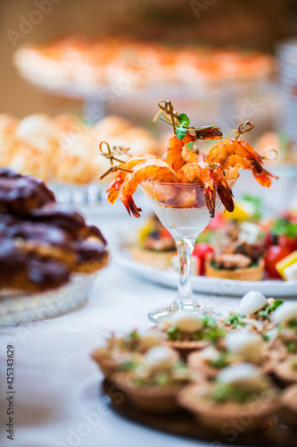 delicious shrimp buffet feast food