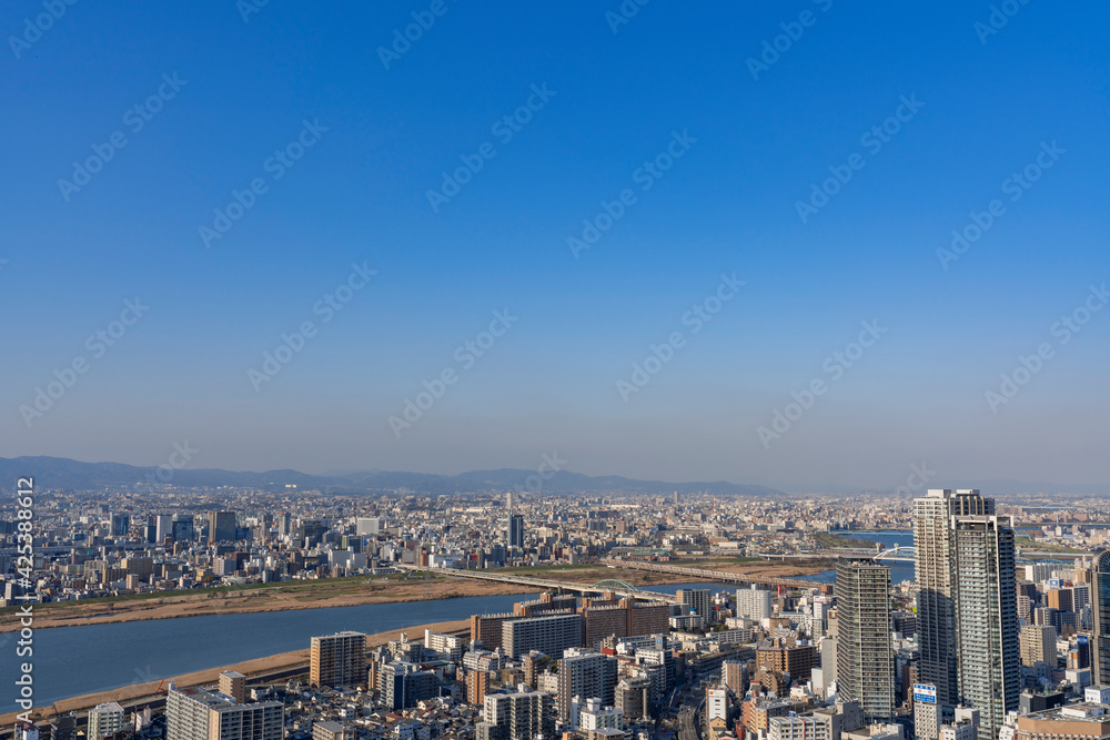 Fototapeta premium [大阪府]大阪中心部の風景（梅田スカイビル）