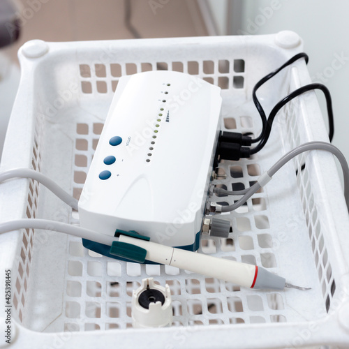 Foto Ultrasonic standalone dental scaler for tartar removal