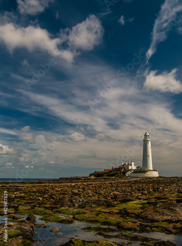 фотографія St Mary's Island and lighthouse in Northumberland
