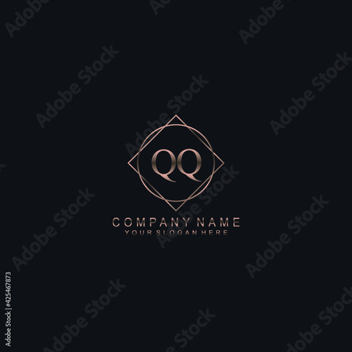 QQ Initials handwritten minimalistic logo template vector © saturnus
