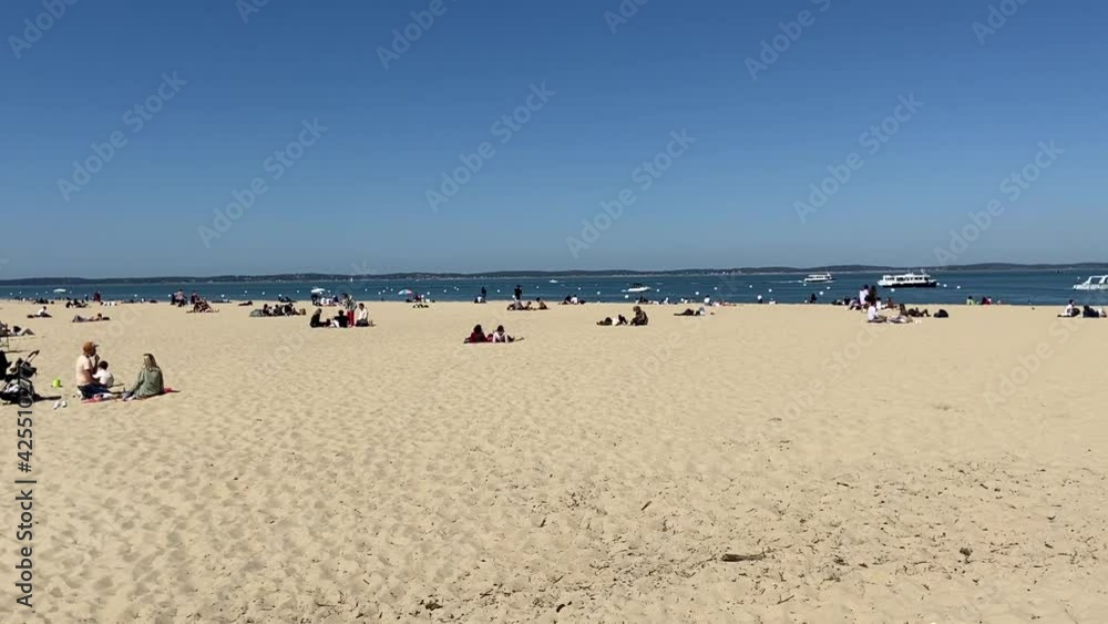 Touristes sur la plage d’Arcachon, Gironde Touristes sur la plage d’Arcachon, Gironde