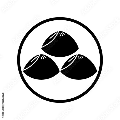 蛤紋・細輪に三つ盛り蛤（ほそわにみつもりはまぐり）