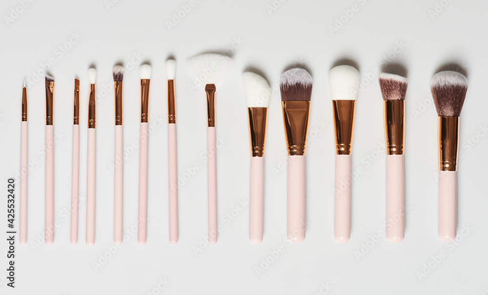 Set of cosmetic brushes different size Set of cosmetic brushes different size