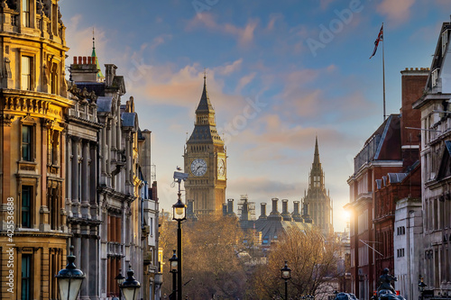 London city skyline with Big Ben and Houses of Parliament, cityscape in UK