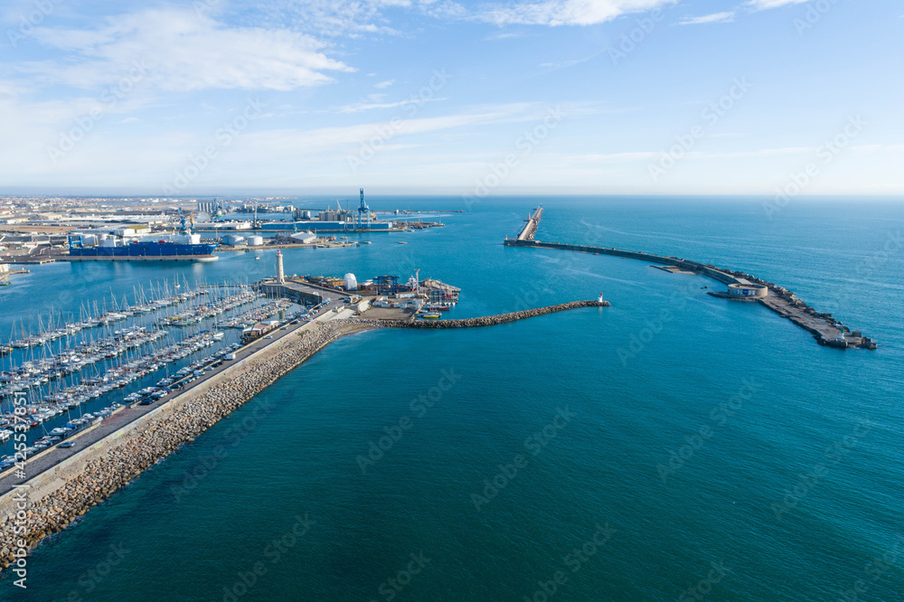 Photo aérienne panoramique du port de Sète dans le sud de la France
