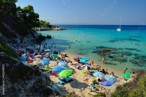 Fototapeta Naklejka Na Ścianę i Meble -  Chalkidiki, Greece - August 14, 2017 : Panoramic view of a paradisiac beach in Chalkidiki Greece