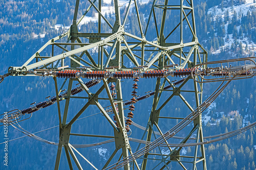 Starkstrommasten ob Qunito, Leventina, Kanton Tessin, Schweiz photo