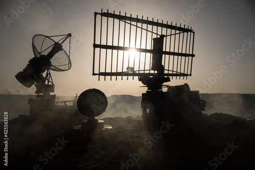 Fotografija Space radar antenna on sunset