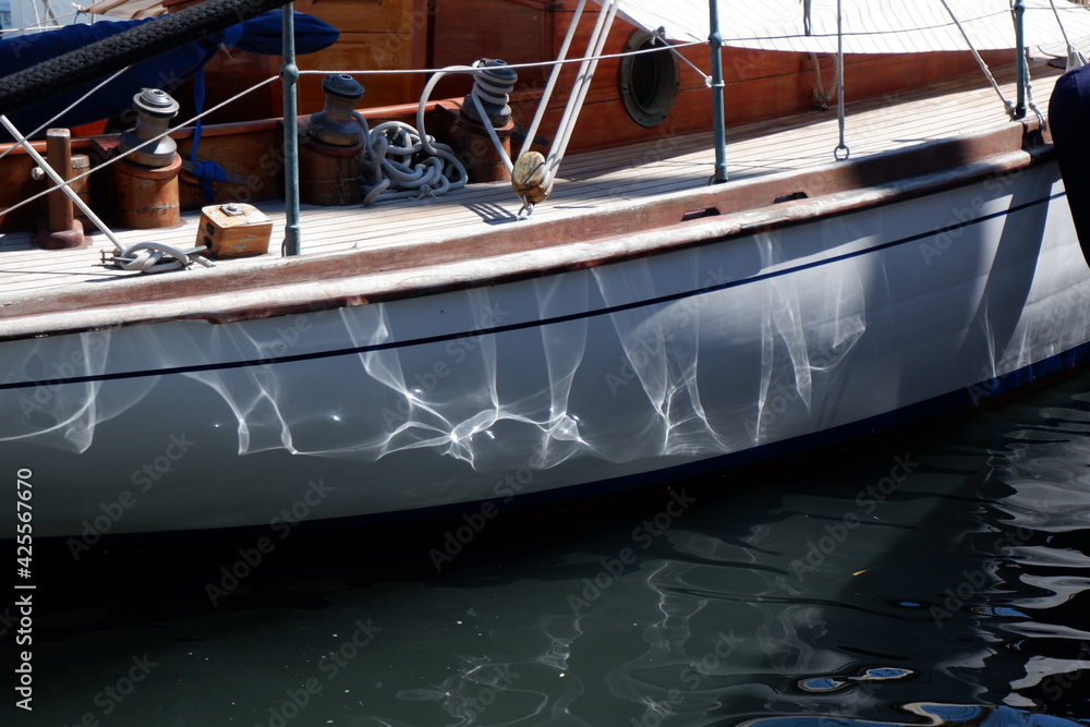 Wasserspiegelung Boot