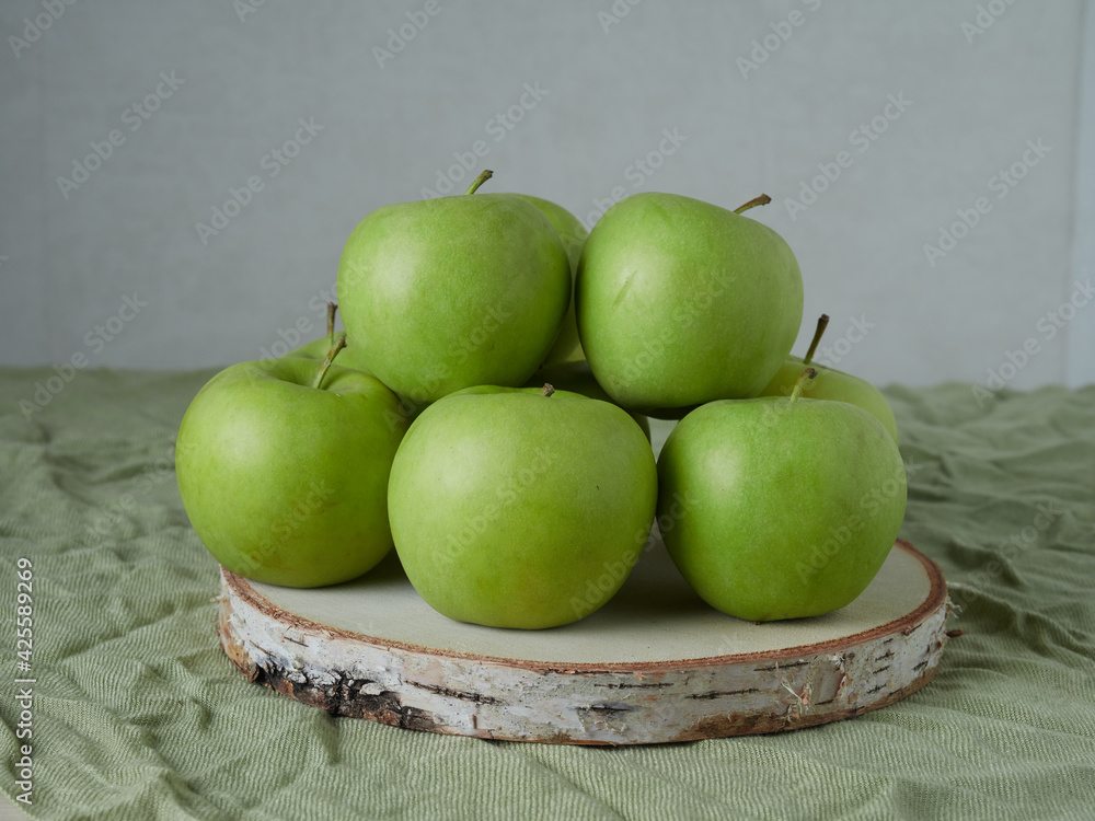 Apple on white table background, green Apple fruit background. natural fresh products. Apple on white table background, green Apple fruit background. natural fresh products.