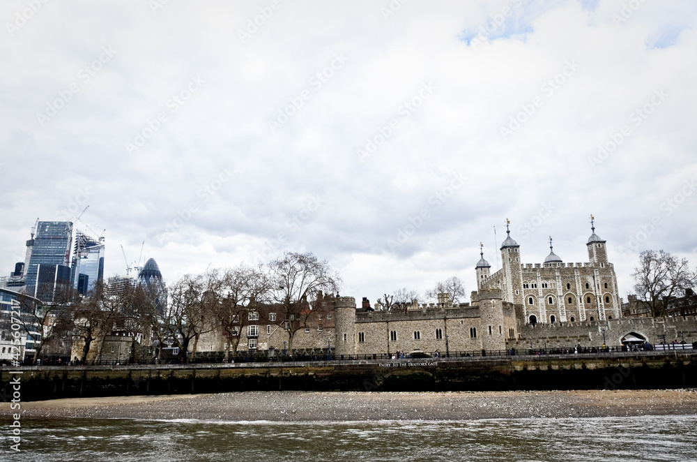 LONDON, GREAT BRITAIN: Scenic day view on the Tower of London
