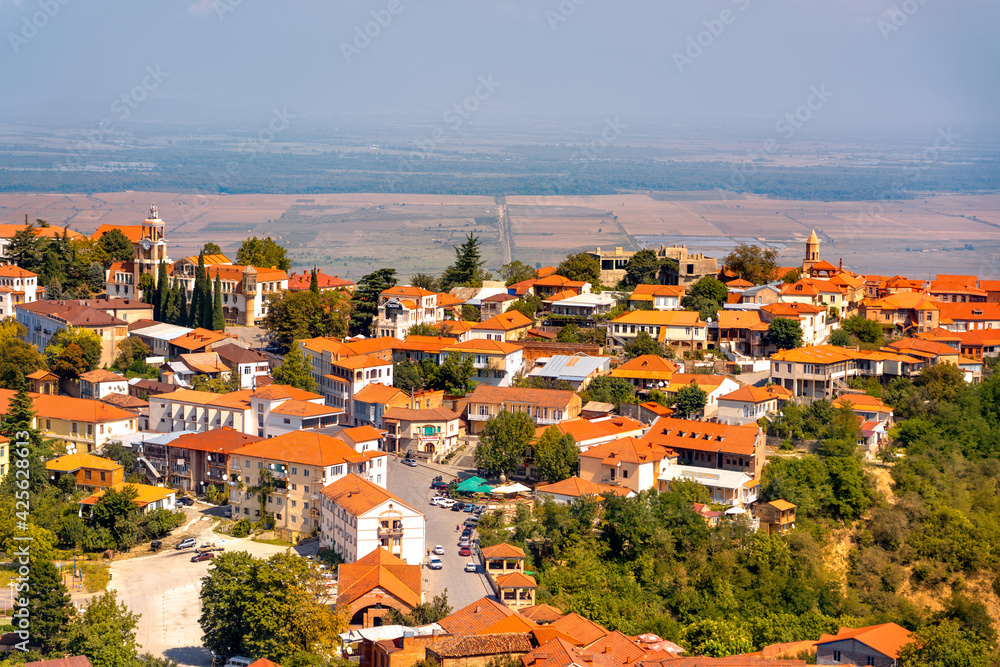 Obraz premium The view on Signagi and Alazani valley, Georgia. Sighnaghi city of love in Georgia, Kakheti region