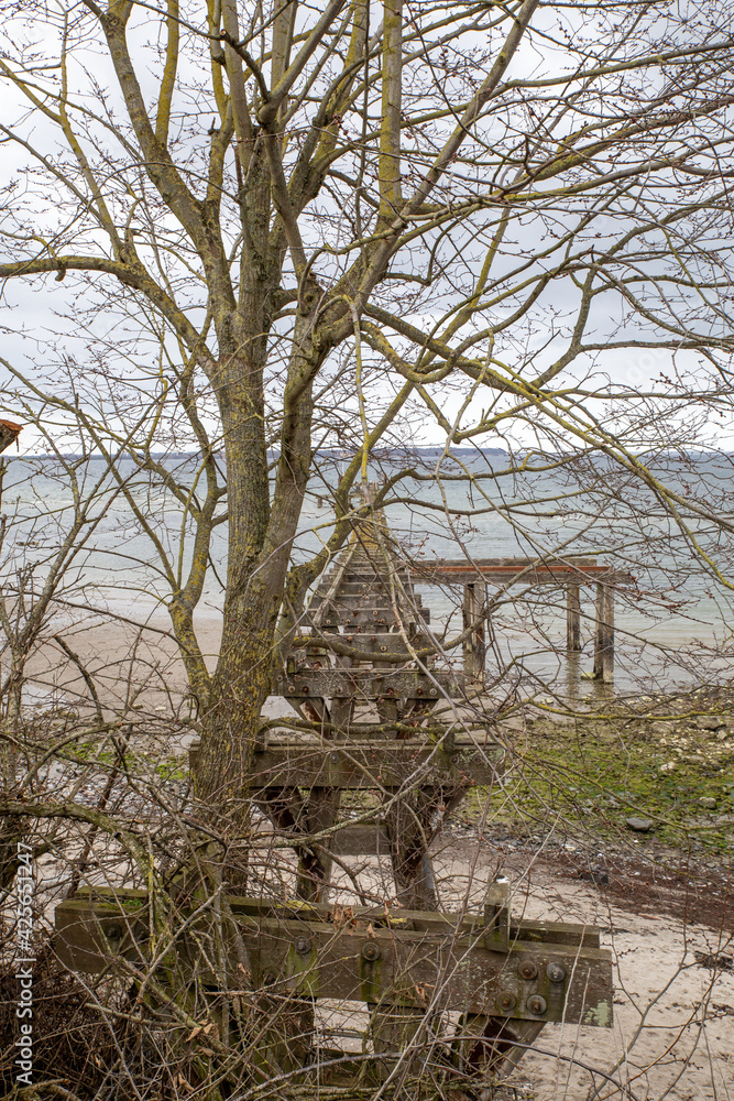 Alte Seebrücke in Quern bei Neukirchen, Angeln. Alte Seebrücke in Quern bei Neukirchen, Angeln.