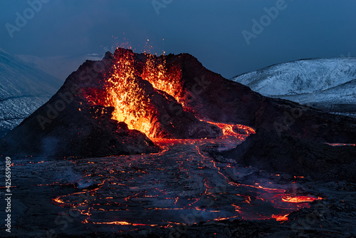 Slika na platnu Fagradalsfjall volcanic eruption at night, Iceland