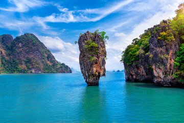 Poster encadré   James Bond island in Phang nga, Thailand.  © tawatchai1990