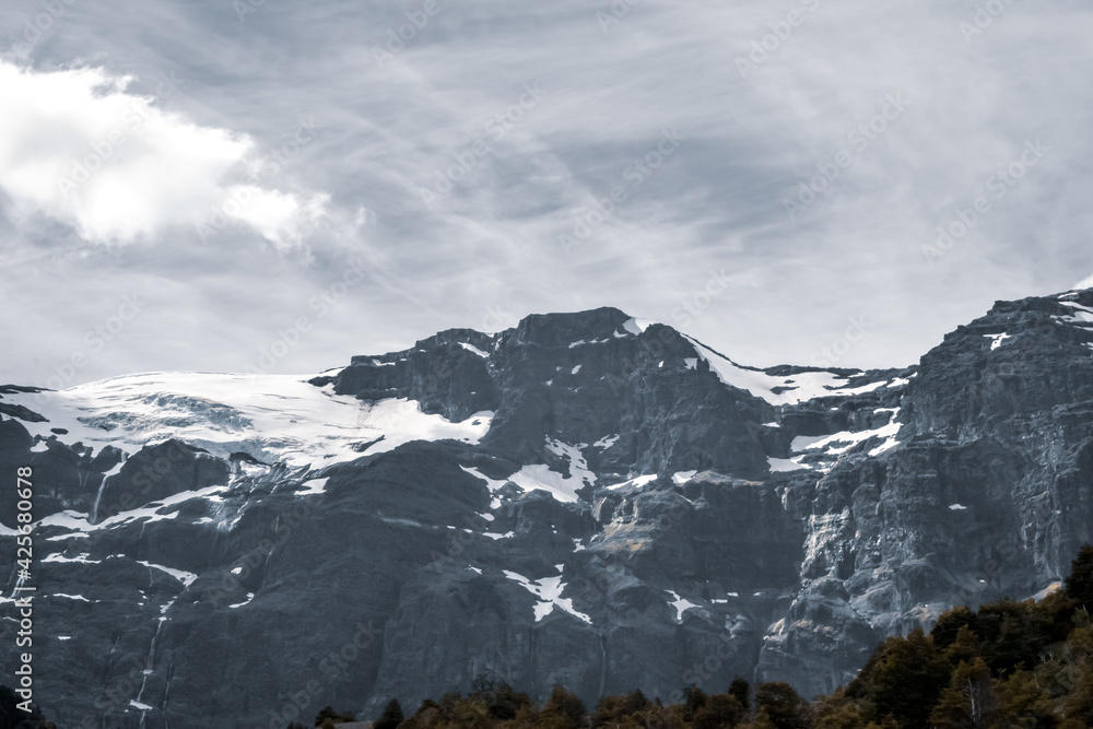 Obraz premium snow covered mountains