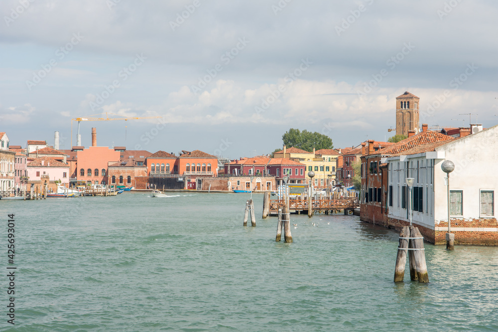 discovery of the city of Venice and Murano. its small canals and romantic alleys
