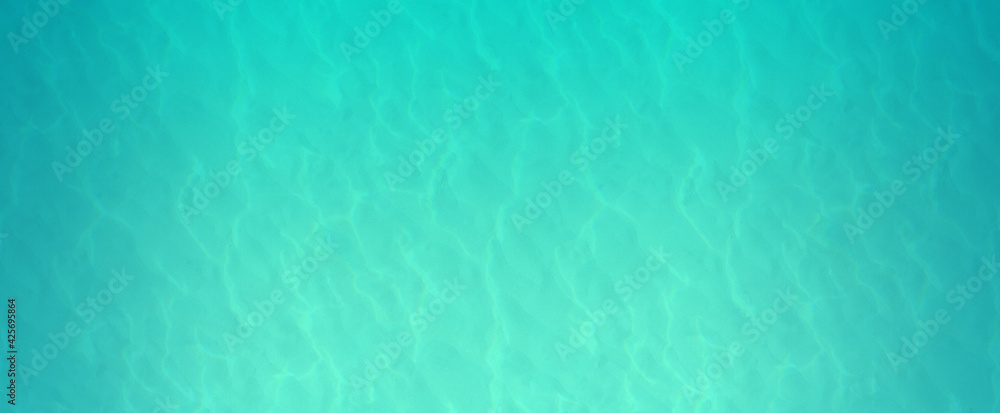 Fond dégradé bleu turquoise avec effet de mer  - concept voyage vers des plages exotiques
