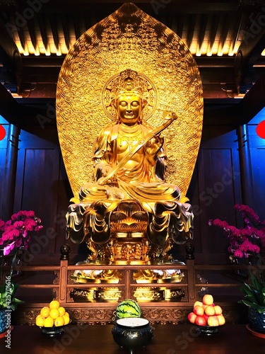 statue of buddha