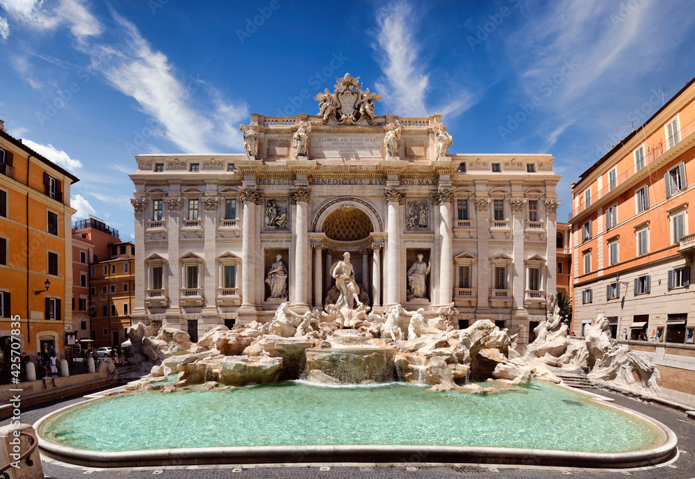Fototapeta premium view of Trevi Fountain, Rome, Italy