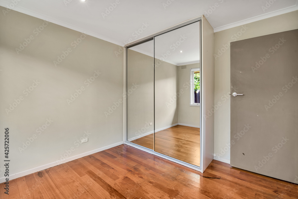 Fototapeta premium Empty and unfurnished brand new apartment