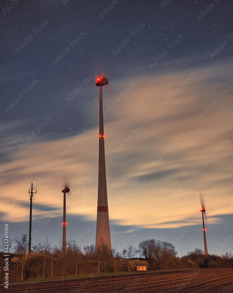 Windräder bei Schöneck (Hessen)