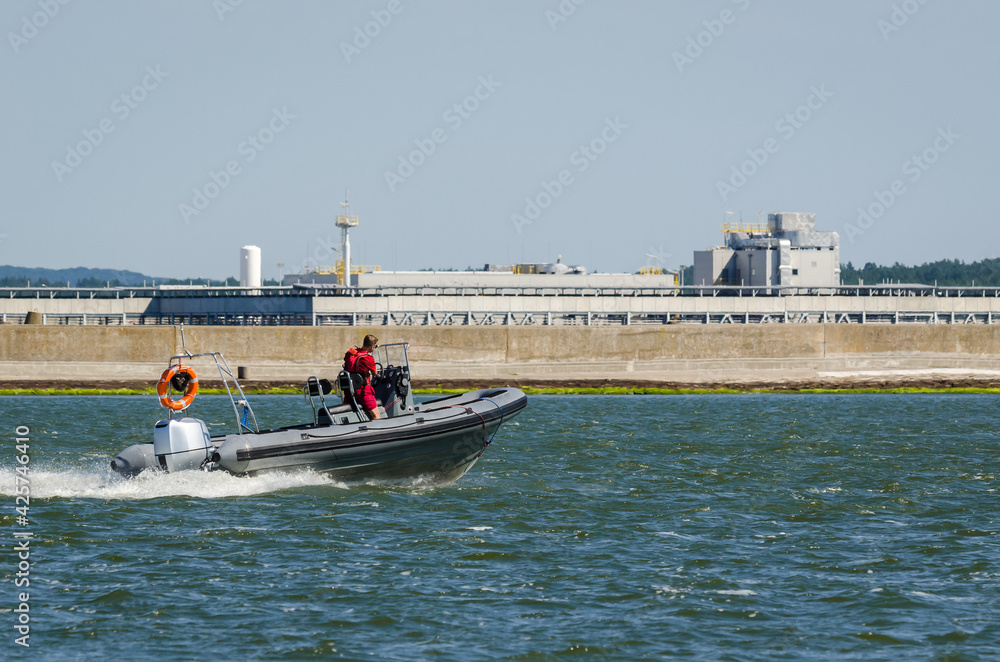 Obraz premium LIFEGUARD - Sea patrol on a fast boat 