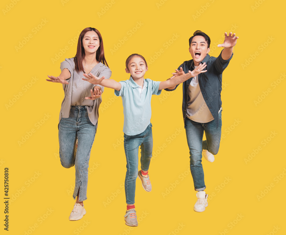 Obraz premium happy family running forward and try to catch it