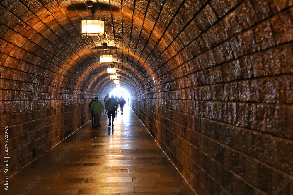 Obraz premium person in tunnel