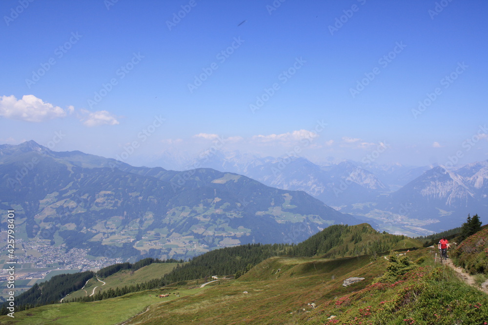 Trekking por los montes de Alpbach. Austria.