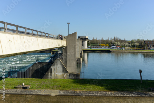 La Seine, écluse, Ablon sur Seine, Val de Marne, 94480